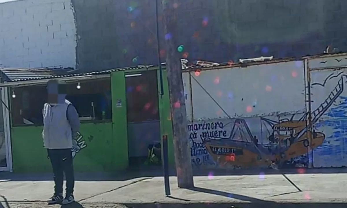 La policía realizó allanamientos en Puerto Rawson