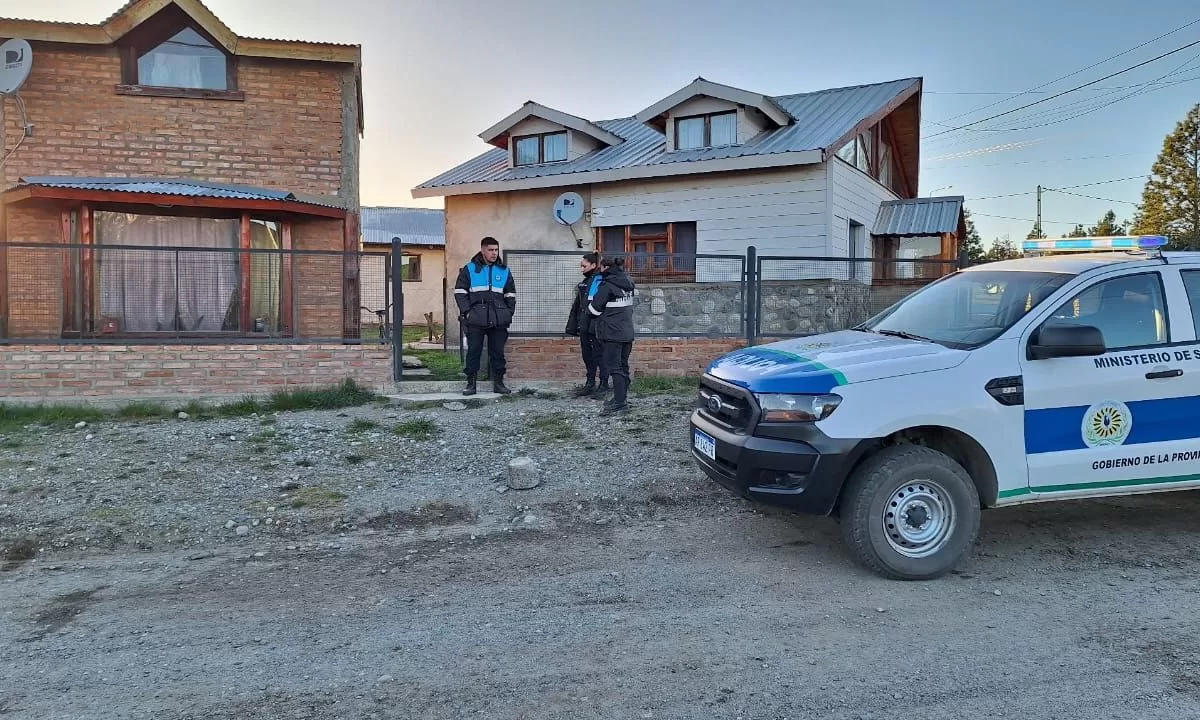 Una mujer con quemaduras y menor con asfixia tras presunta explosión en una vivienda