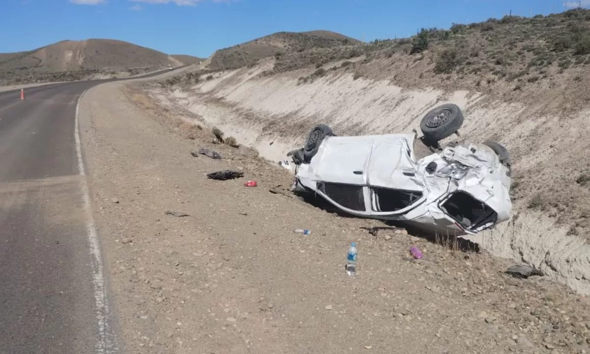 Vuelco cerca de Rada Tilly