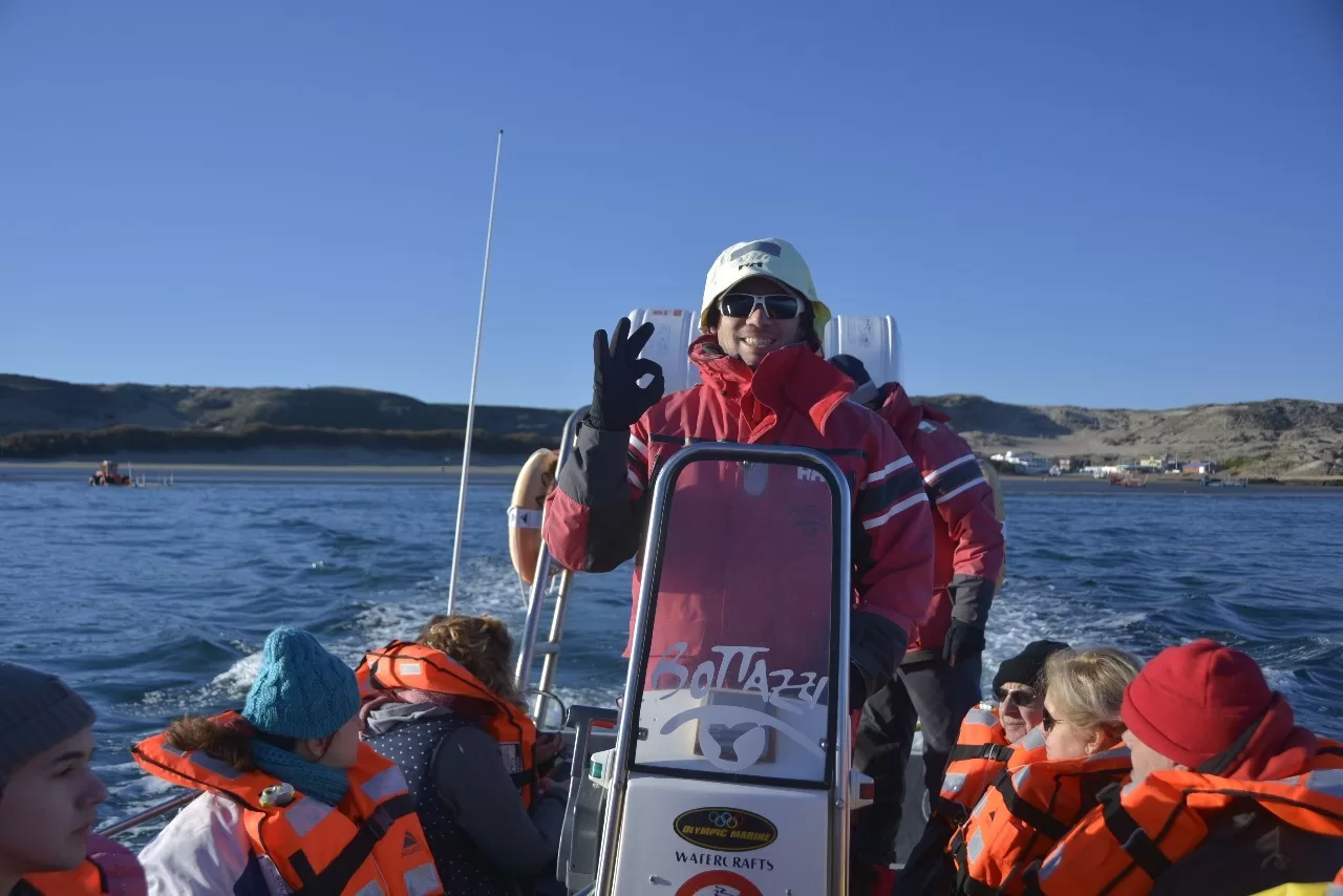 Prestador de avistajes se opone a habilitar el buceo con ballenas en Madryn