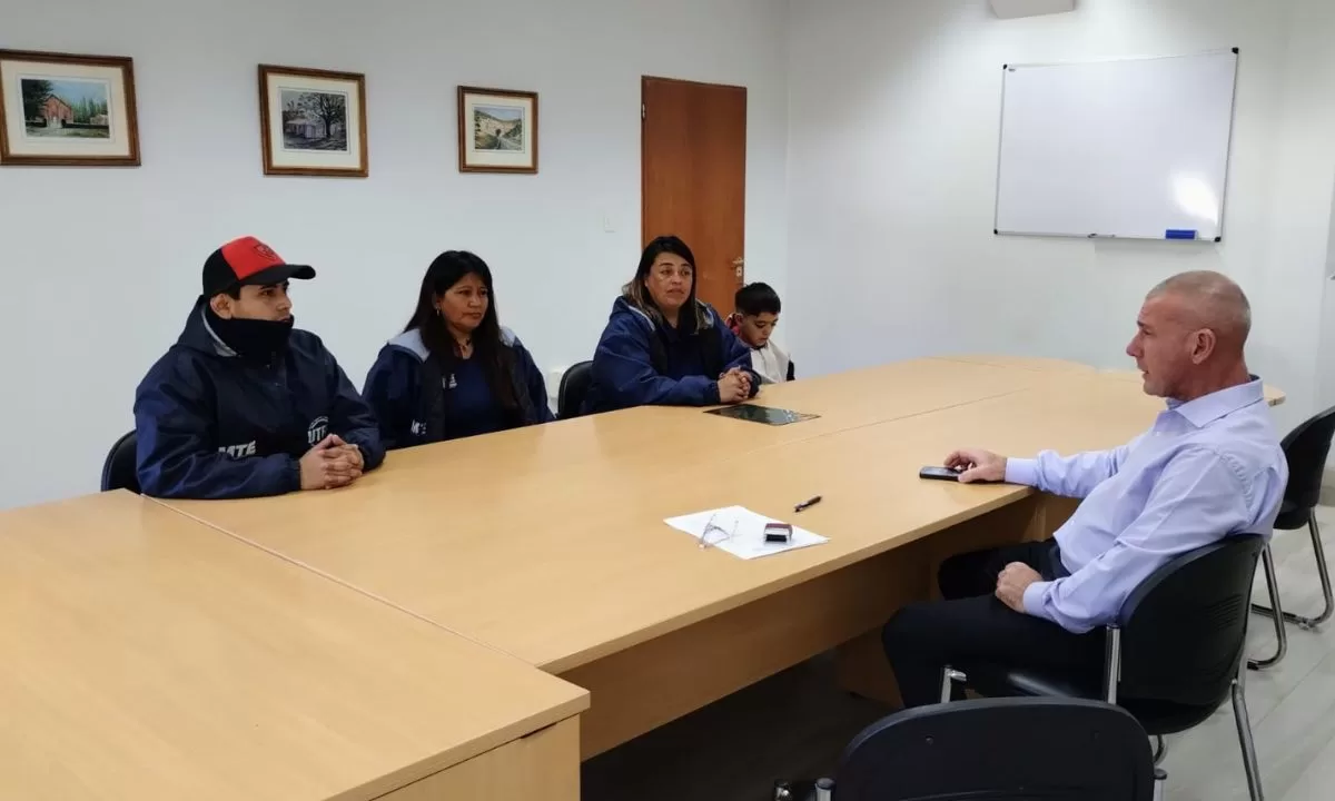 Acuerdo entre Gaiman y el MTE para favorecer la producción de leña ecológica en la localidad