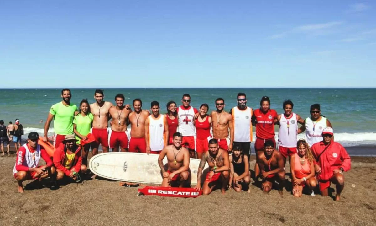 La formación de los guardavidas que operan en Playa Unión no está homologada