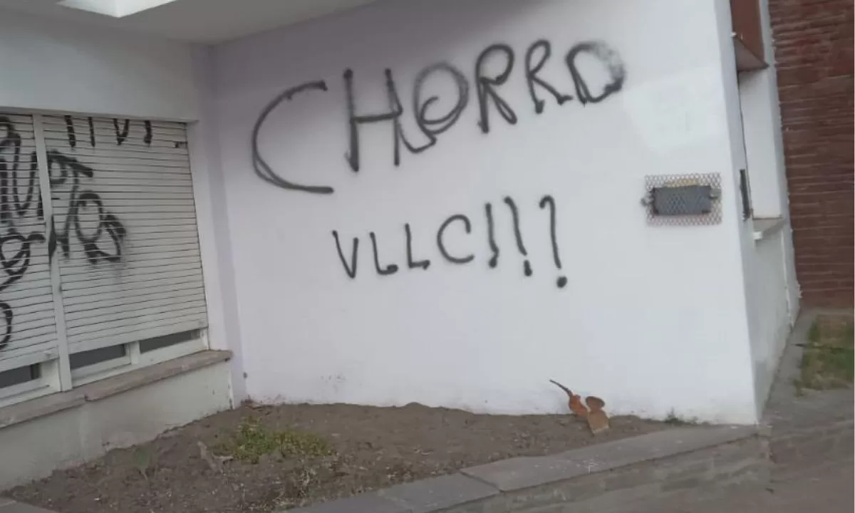 Vandalizaron el local de campaña de Unión por la Patria