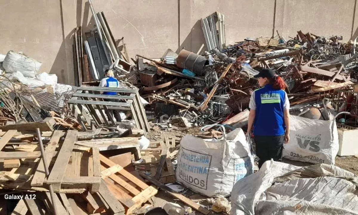 El municipio de Trelew colaboró en controles en un taller de acopio de chatarra