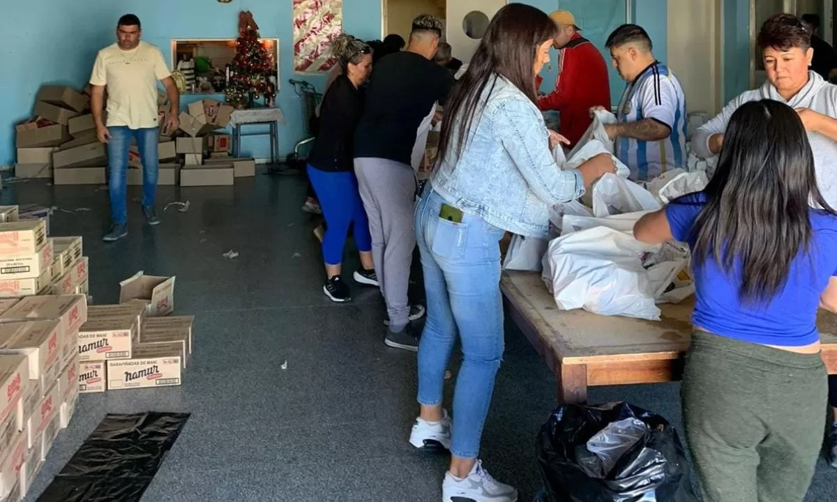 Promoción Social entregó productos navideños
