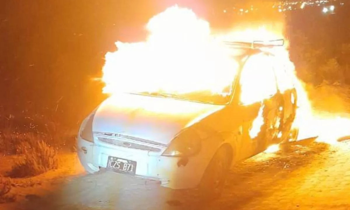 Incendio de vehículo en Puerto Madryn