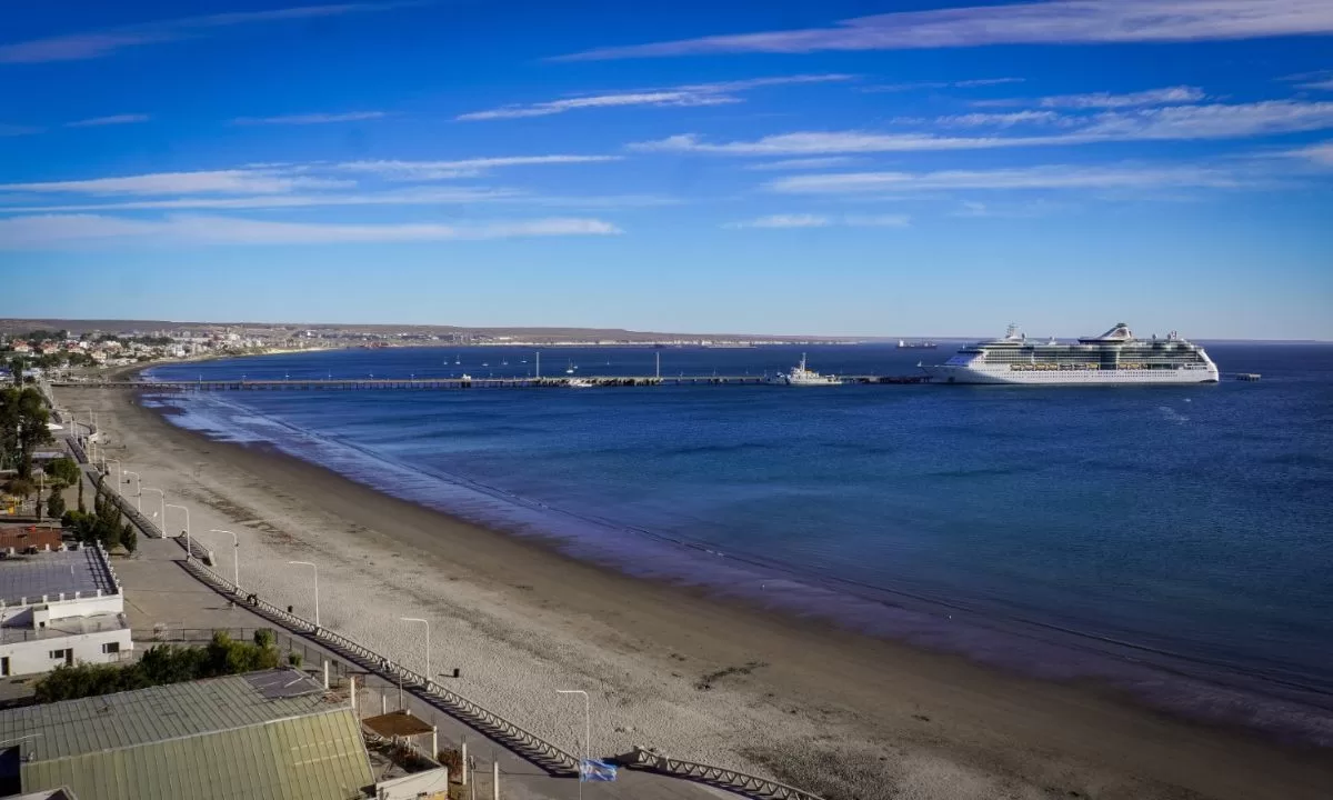 El Serenade of the Seas arribó a Puerto Madryn