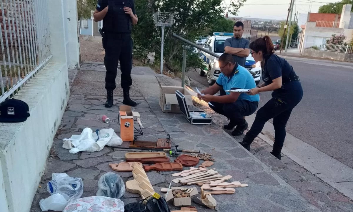 Dos menores detenidos por sustraer varios elementos del paseo de artesanos de Puerto Madryn