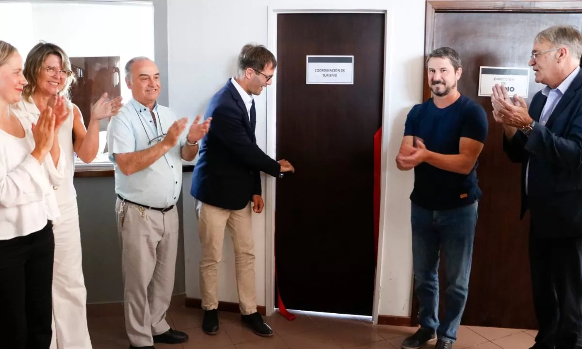 Trelew abrió una nueva oficina de turismo destinada a la divulgación científica