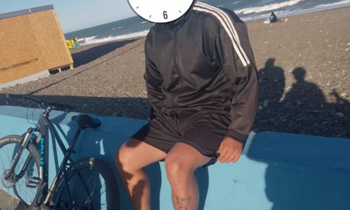 Vecinos de Playa Unión demoraron a una persona que cometió un delito