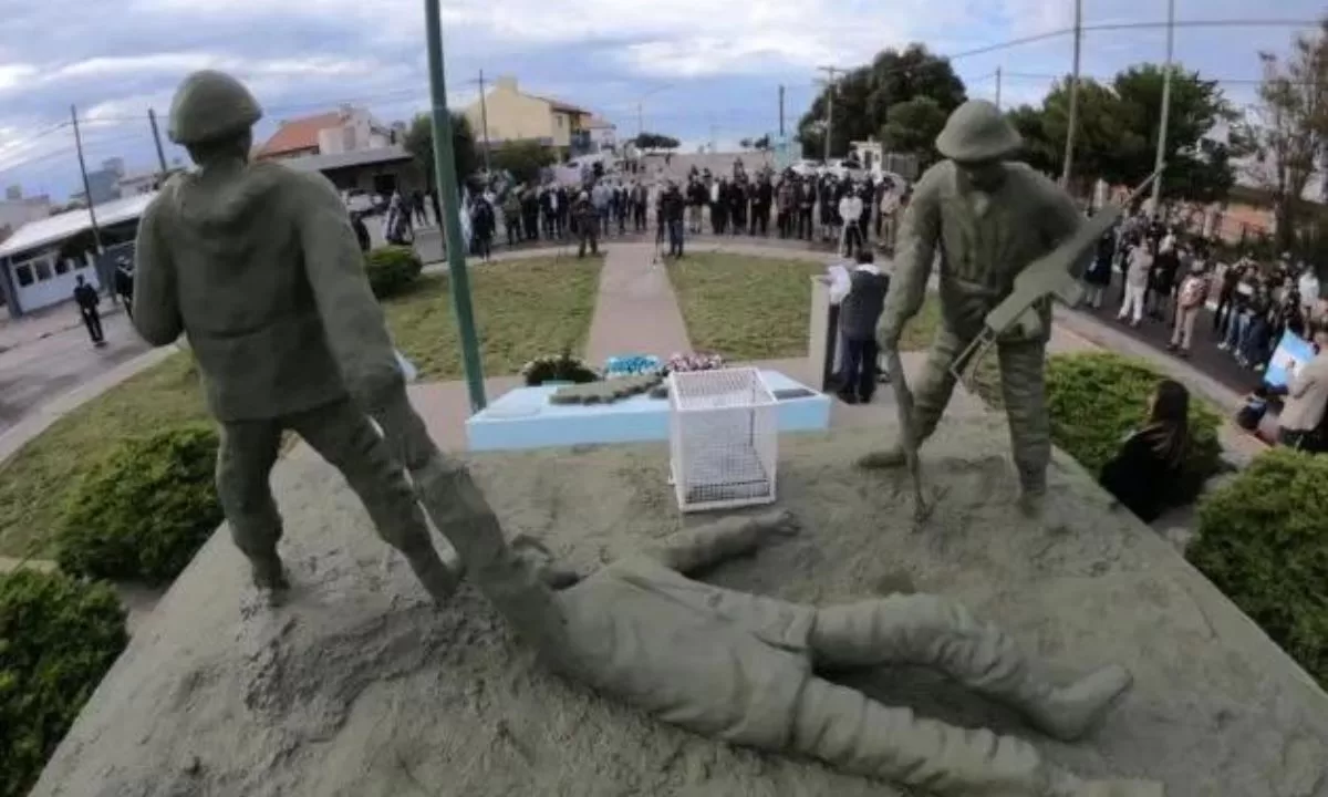 Los combatientes de Malvinas no quieren desfilar con los ex conscriptos del TOAS