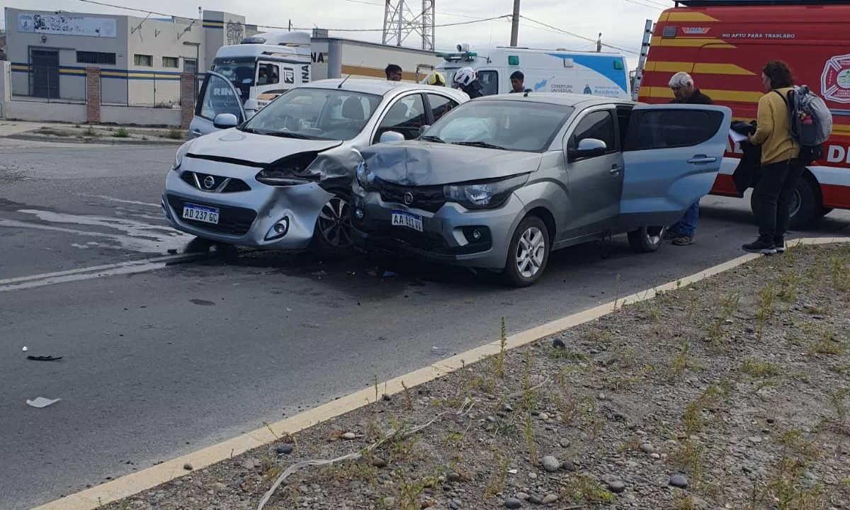 Dos mujeres trasladadas al hospital producto de un choque
