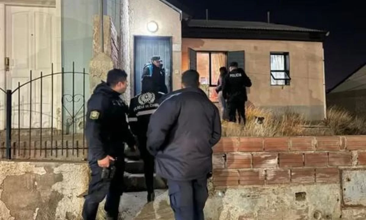 Detuvieron a un joven en Comodoro Rivadavia por el presunto asesinato de su madre
