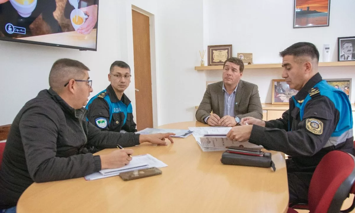 Biss se reunió con el jefe del Área de Policía Comunitaria de Rawson