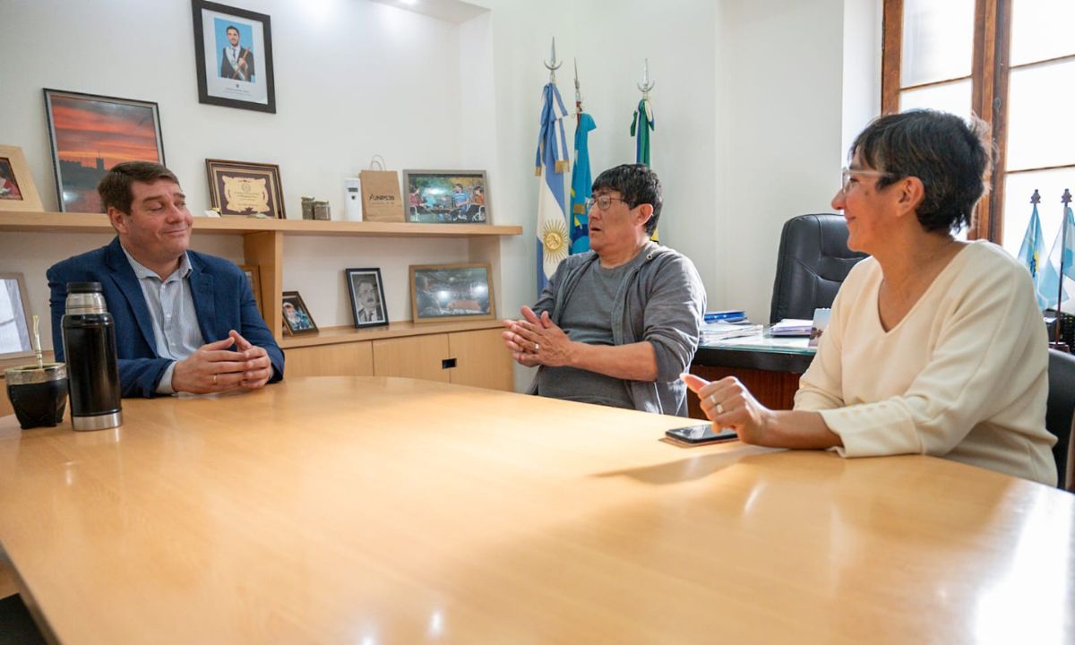 El intendente Biss se reunió con integrantes de la Comisión Vecinal del barrio Gregorio Mayo