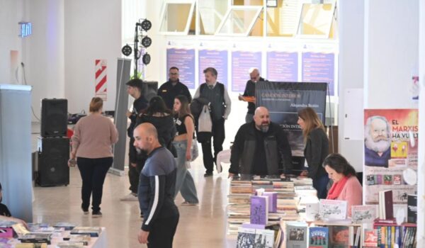 Culminó con éxito la Feria Municipal del Libro de Puerto Madryn – LU20 ...