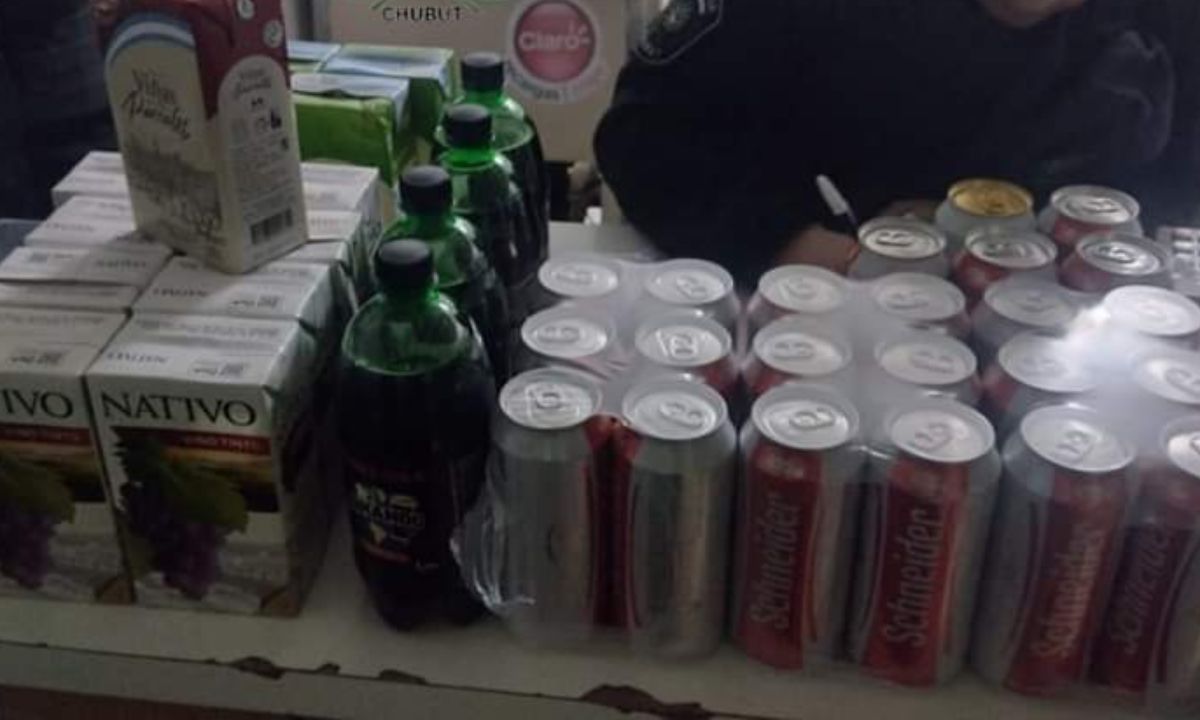 Dos allanamientos por venta clandestina de bebidas en Trelew