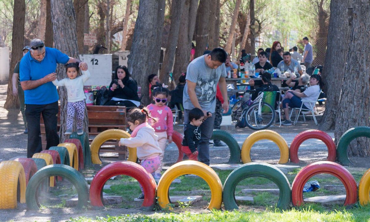 Municipio invita a los vecinos a disfrutar del fin de semana en el Parque Recreativo de Rawson