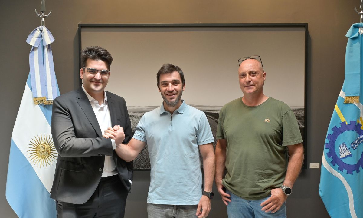 Torres destacó que el grupo AISA desembarca en Chubut con una inversión de 42 millones de dólares, y un compromiso de ampliación de la producción local