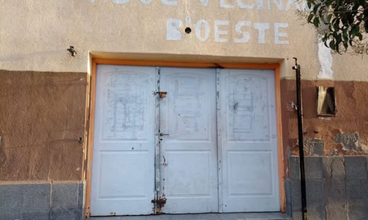 Le robaron la reja de acceso a la Vecinal Oeste a pocos meses de haberla colocado