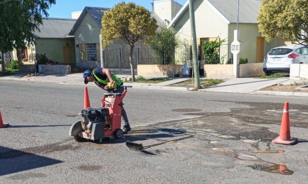 Trelew avanza con obras de reparación y pavimentación en distintos barrios