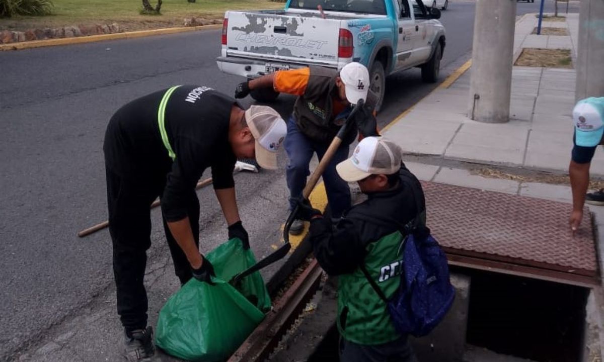 Municipio intensifica los trabajos de limpieza y mantenimiento en pluviales de Rawson