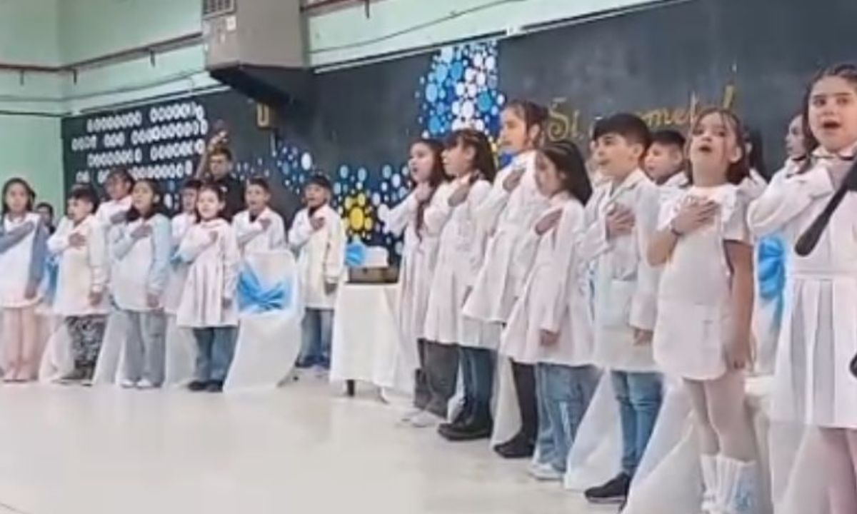 Chubut: Alumnos prometen Lealtad a la Bandera Nacional y Provincial