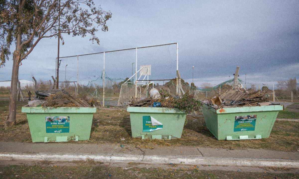 Rawson: el programa “ambiente va a tu barrio” amplía la disponibilidad de volquetes en el río Chubut