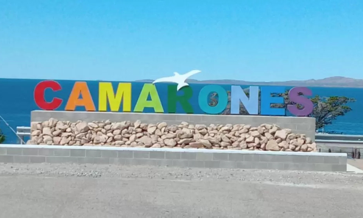 Vecinos de Camarones juntan firmas por la falta de agua y reclaman respuestas a las autoridades