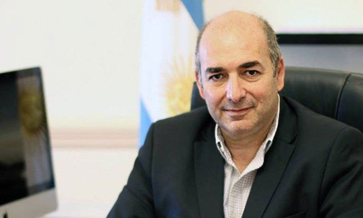 Convocan a los partidos políticos provinciales y municipales para ordenar los papeles