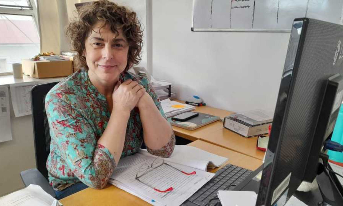 Investigan a un policía y a su pareja por la caza y venta ilegal de carne de guanaco en Camarones