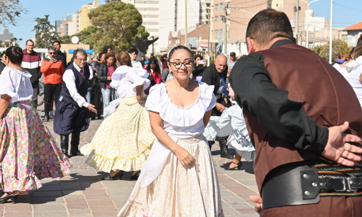 Puerto Madryn celebra el Día de la Zamba con música y danza