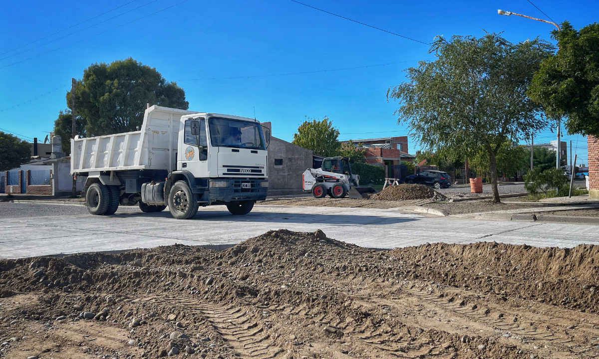 La Municipalidad de Rawson avanza con la finalización de la obra de pavimentación en calle Cannito