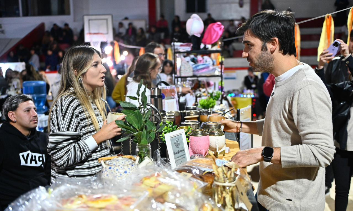 Torres acompañó el Telebingo N° 1.000 en Trelew, que entregó premios por más de $90 millones