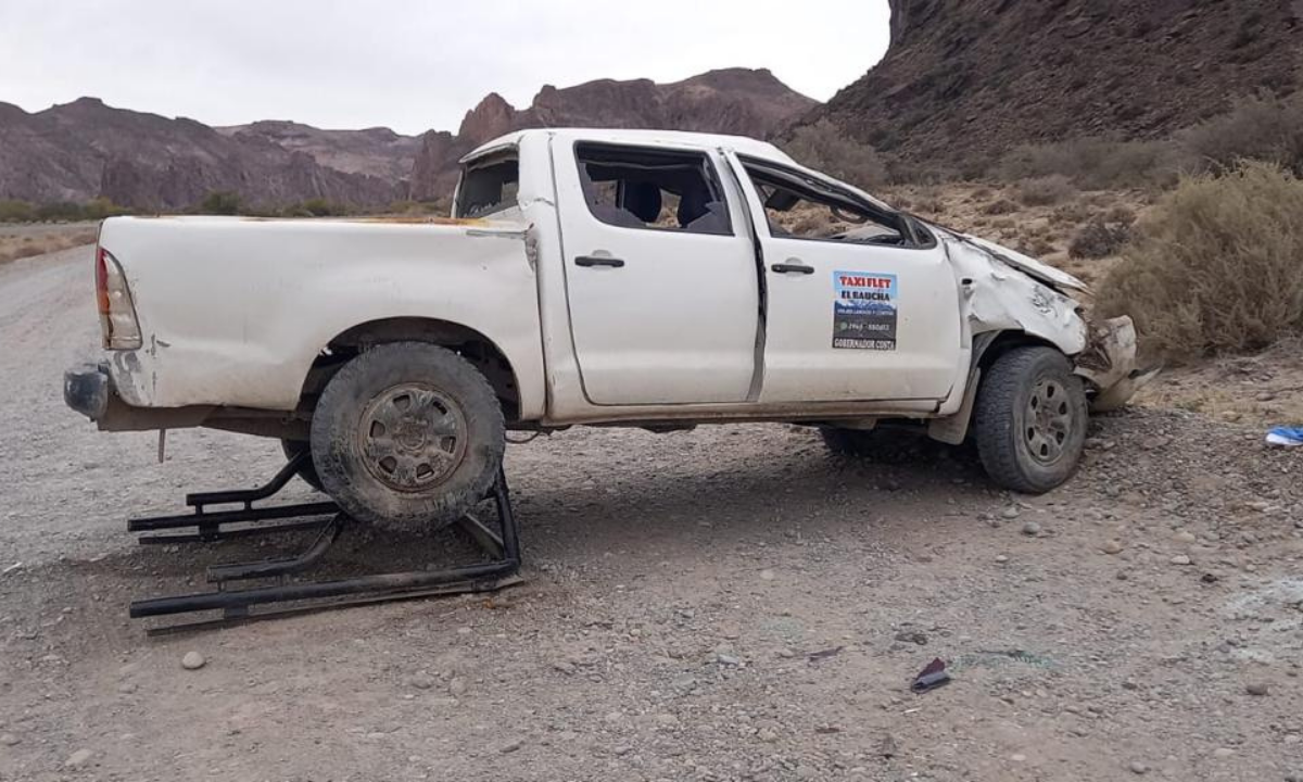 Vuelco en Ruta 25: tres heridos, uno de gravedad