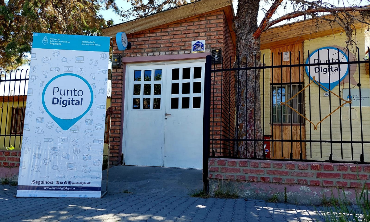 El Gobierno del Chubut refuerza su presencia territorial dando respuestas a adjudicatarios de viviendas en Río Mayo y Sarmiento