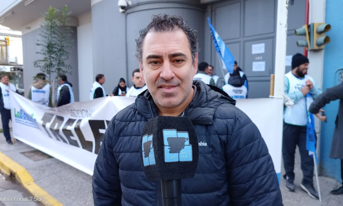 En Trelew, bancarios se sumaron al paro nacional por cierre de agencias del Banco Central