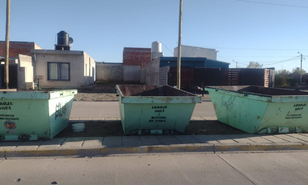 Rawson: El programa «Eco Capital» trasladó volquetes en el Área 16 para ampliar el uso vecinal