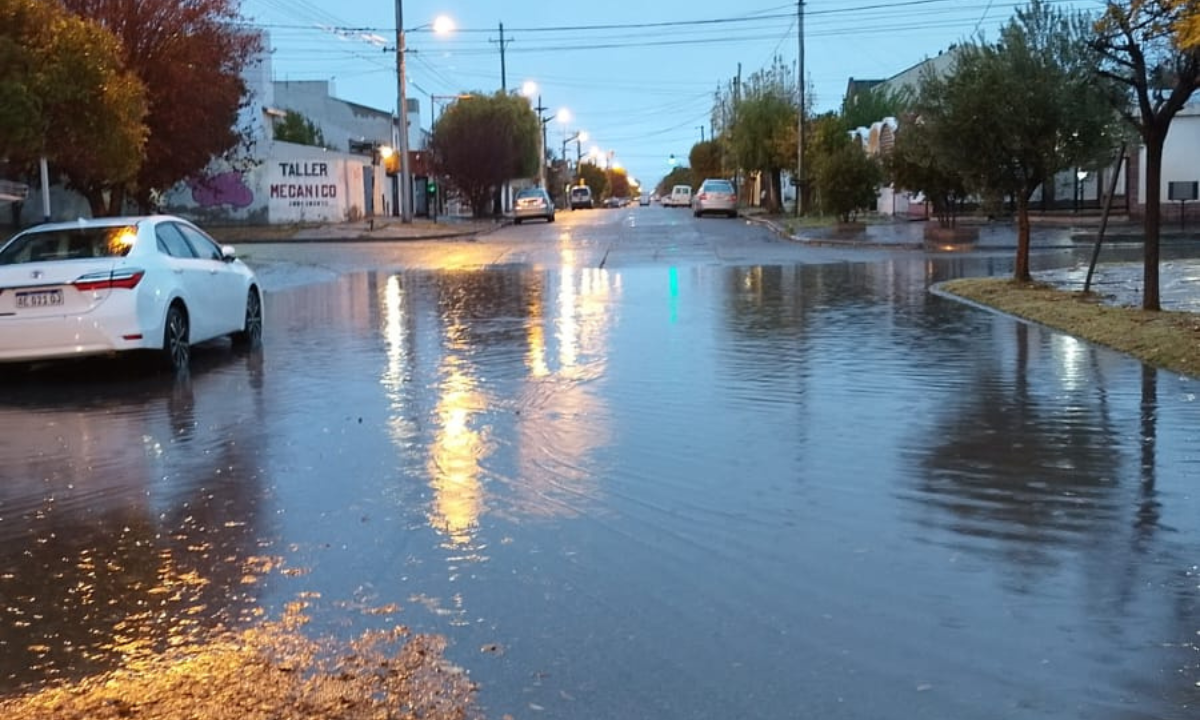 Trelew monitorea las lluvias y refuerza tareas preventivas ante un alerta por vientos