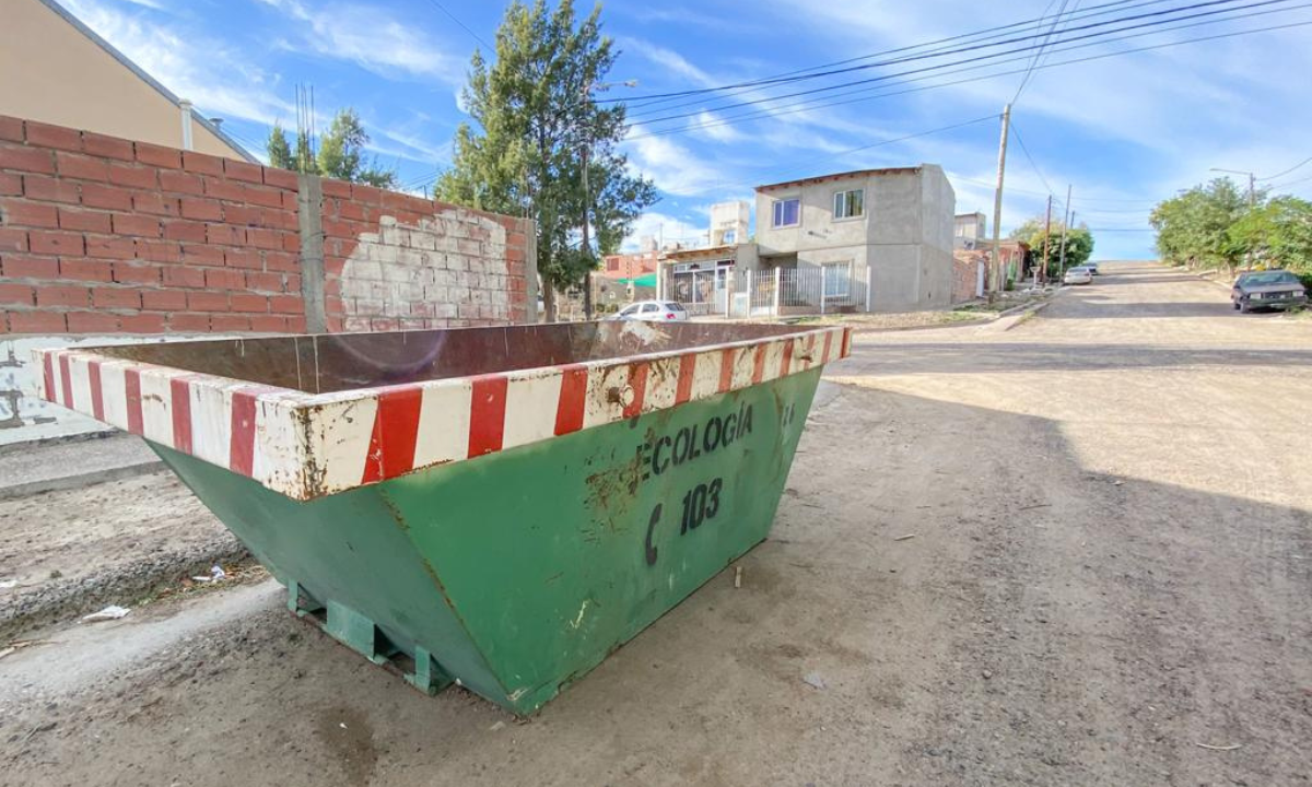 La campaña de limpieza llega a los Barrios del Desembarco, Bahía Nueva y Pioneros del Sur