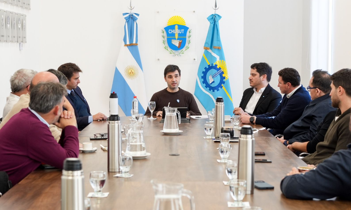 Acuerdo público-privado: Provincia realizará el dragado del puerto de Rawson y el sector pesquero ampliará muelle