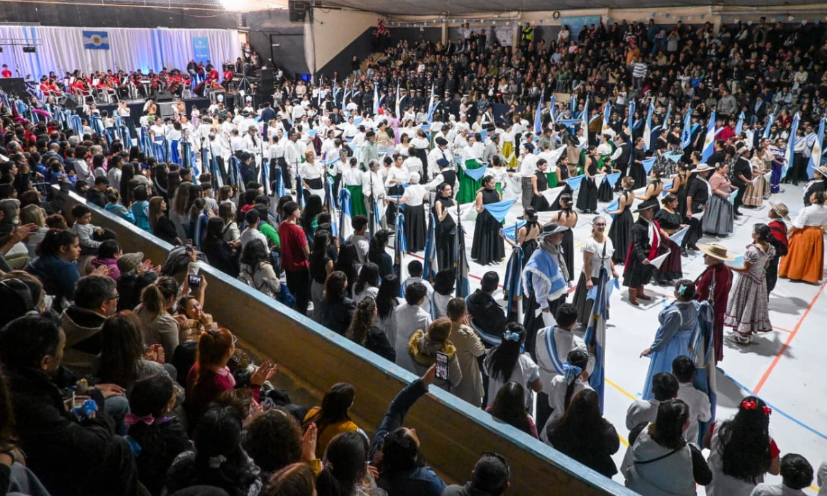 Sastre: “El 25 de Mayo nos invita a trabajar unidos por una ciudad con más desarrollo e inclusión”