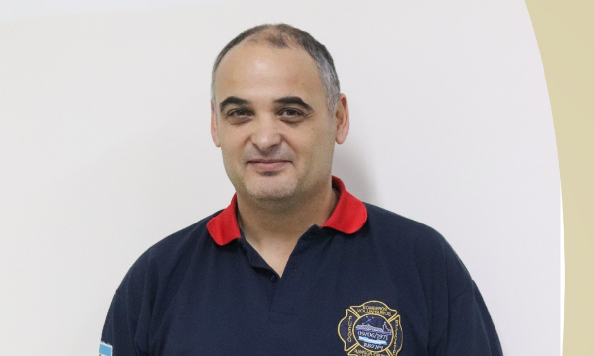 Rawson: Bomberos destacaron el accionar de una conductora durante el incendio de su vehículo