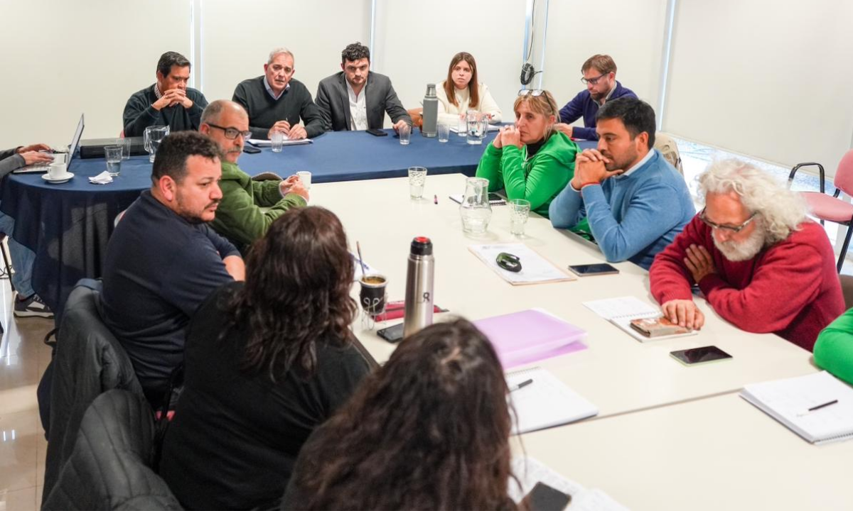 La Provincia ofreció una fuerte mejora al básico para los auxiliares de la Educación y una recomposición salarial por encima de la inflación