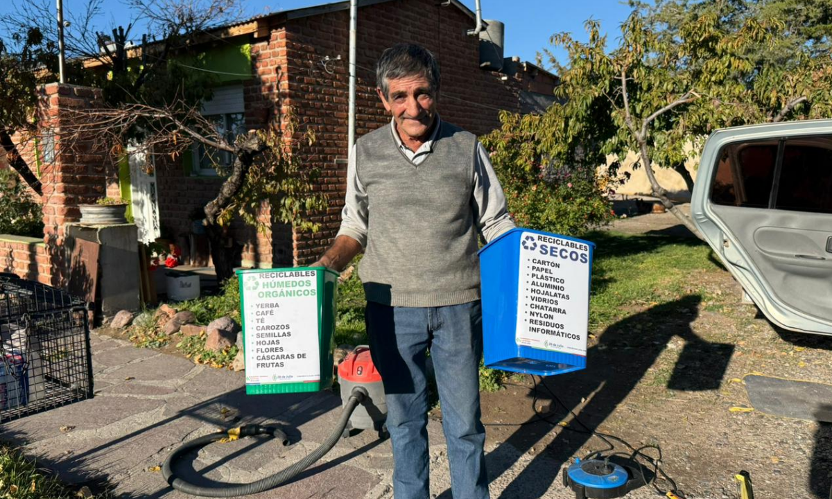 28 Sustentable: El Municipio avanza con el reparto domiciliario de recipientes para separación de residuos