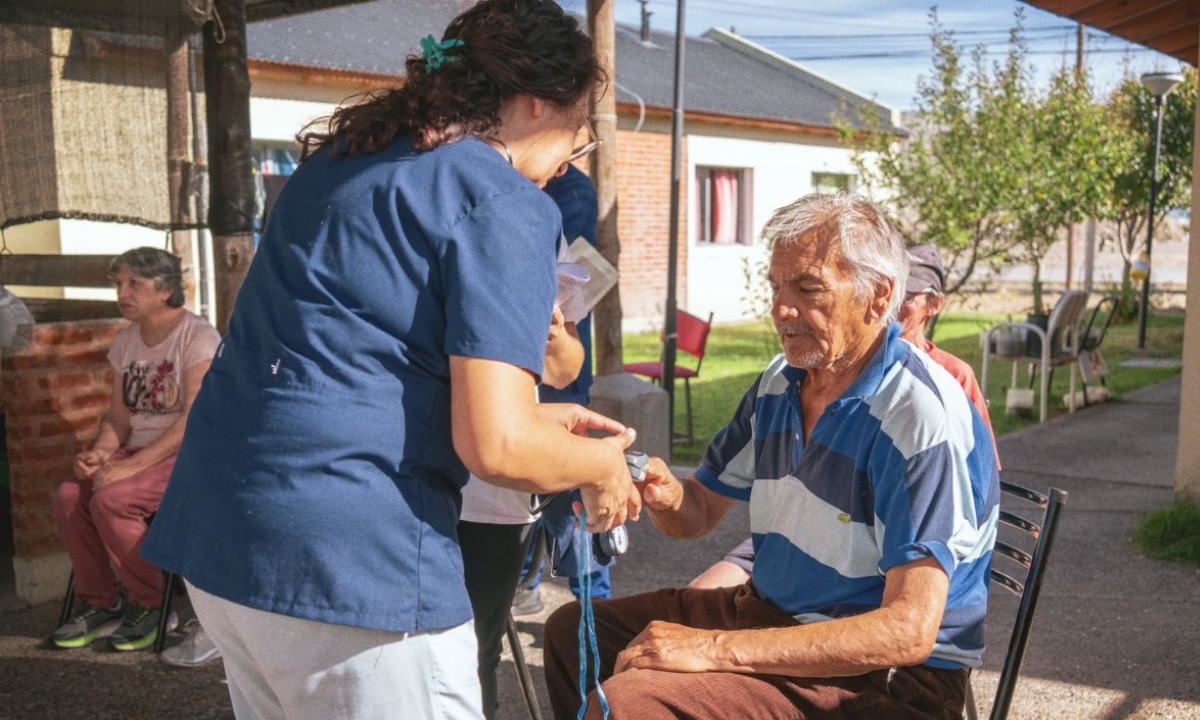 El Hospital Santa Teresita lleva adelante la campaña antigripal y vacuna a personal esencial en sus lugares de trabajo