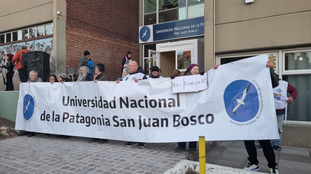 El rector de la Universidad destacó el fuerte apoyo de la sociedad a la marcha federal