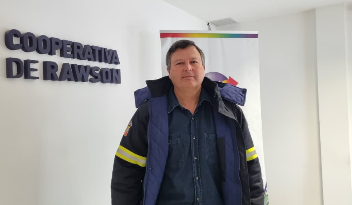 La Cooperativa Eléctrica de Rawson completó el 50% de la obra de luminarias sobre la avenida Marcelino González