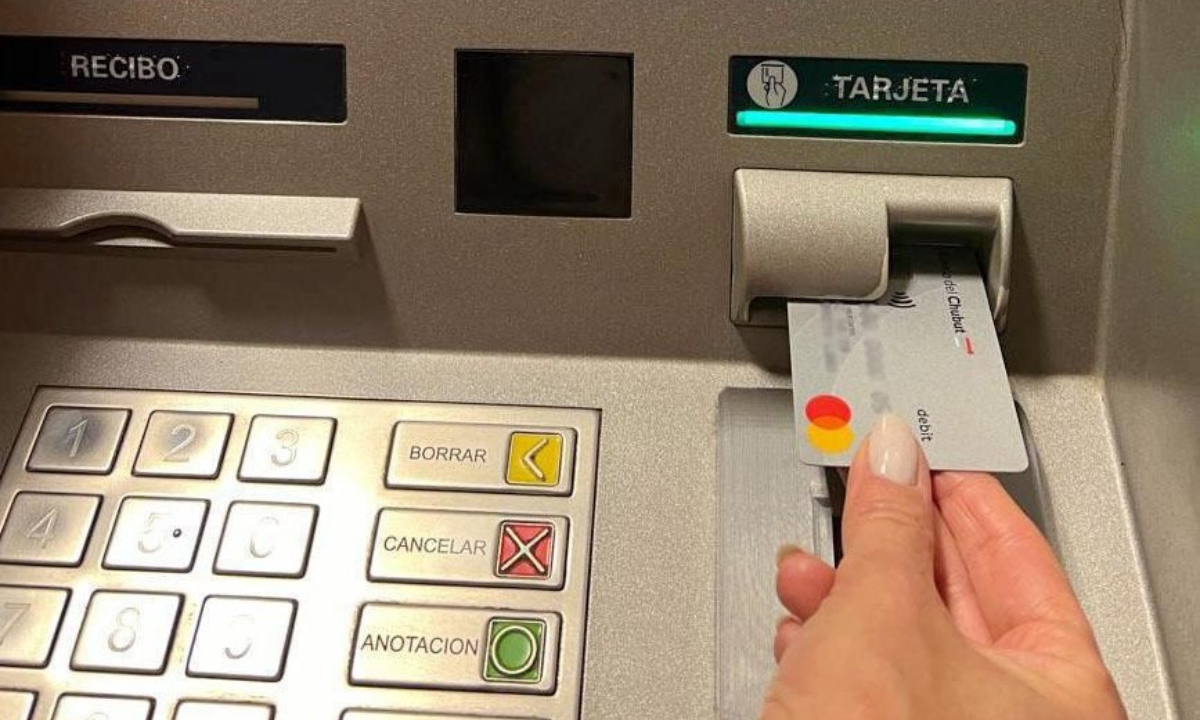 Los empleados públicos provinciales cobrarán el medio aguinaldo antes de fin de mes