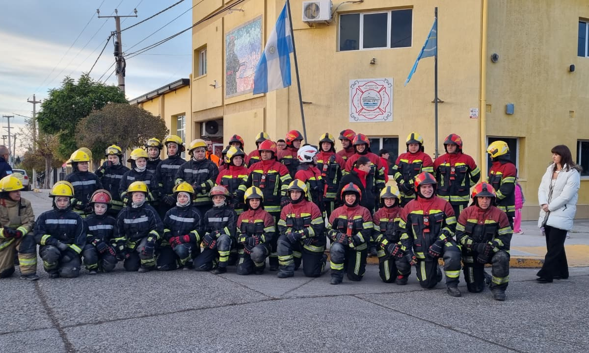Bomberos Voluntarios de Rawson celebraron 55 años al servicio de la comunidad
